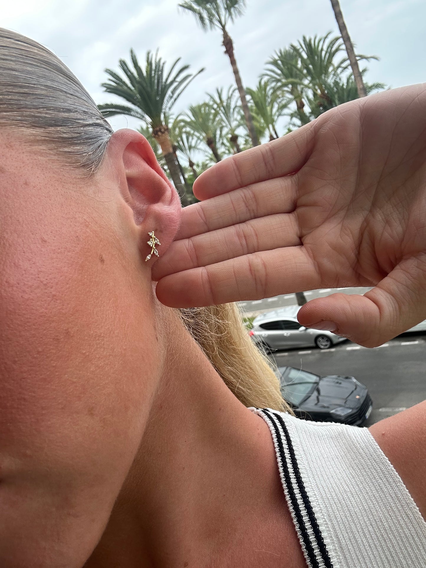 Floral Detail Ear Studd