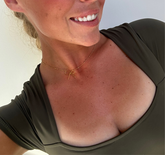 Minimalistic Bow Necklace