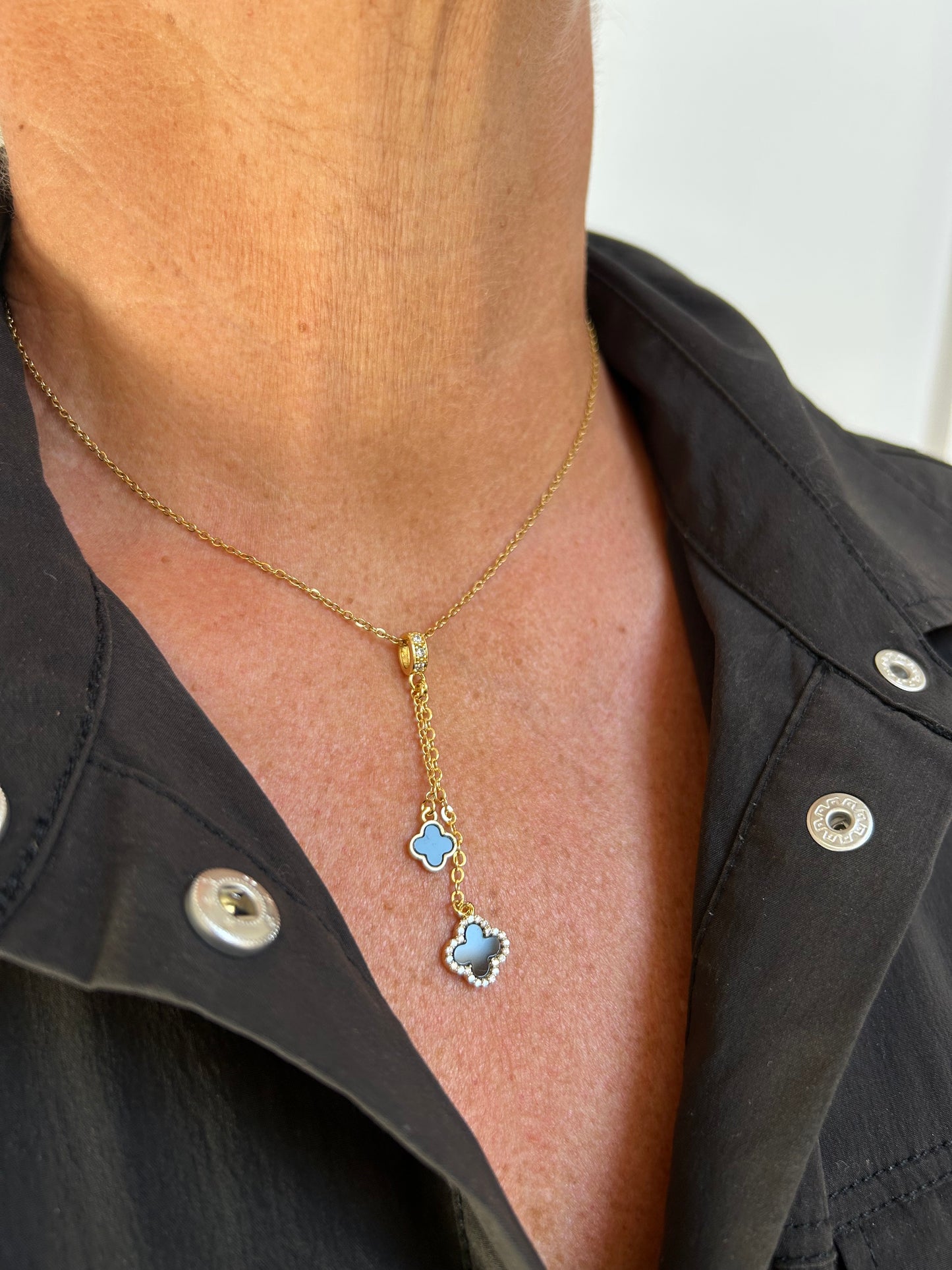 Clover droplet necklace