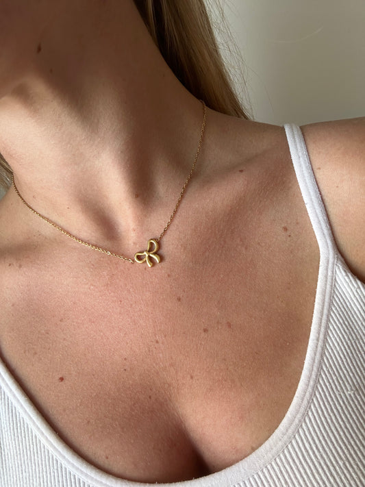 Bowknot necklace